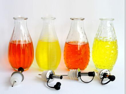 condiment bottle