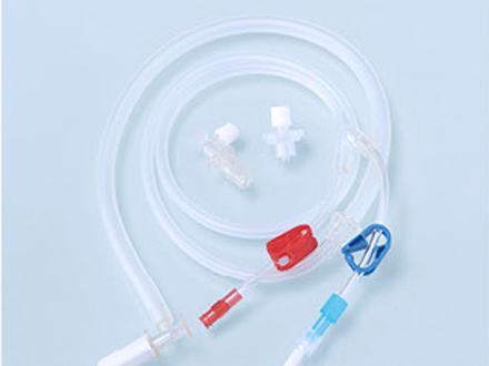 Blood tubing set